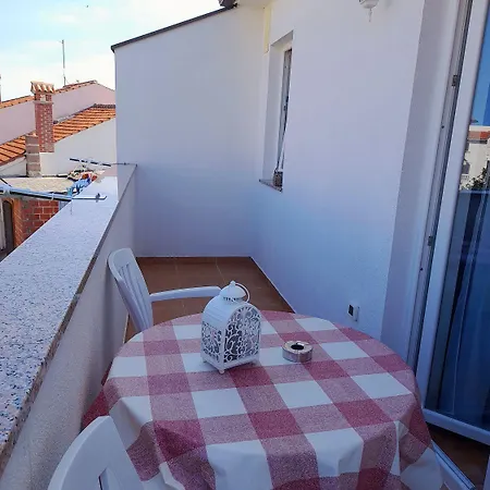 Bezauberndes In Nur 500 Meter Zum Mit Privatem Balkon *